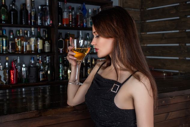 como-el-consumo-de-alcohol-afecta-a-tu-piel-y-tu-cuerpo como-el-consumo-de-alcohol-afecta-a-tu-piel-y-tu-cuerpo